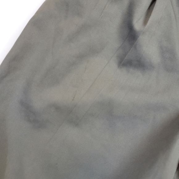 Lee Men's Stain Resistant Relaxed Fit Pleated Pant, Grey 32x32 - Picture 4 of 4